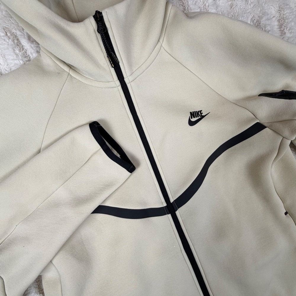 Nike Sportswear Tech Fleece Full Zip Hoodie Cream Black CU4489-072 Mens Medium